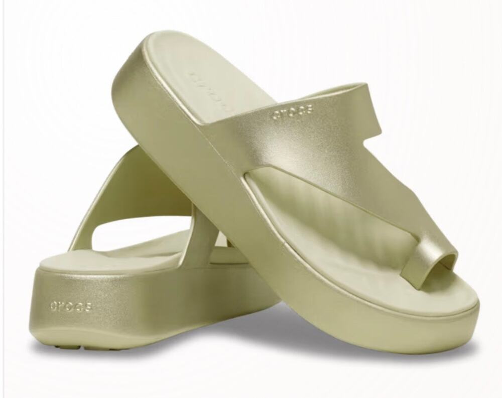 Crocs Getaway Metallic Platform Toe Loop Sandals Women 7 Champagne NWT 211576